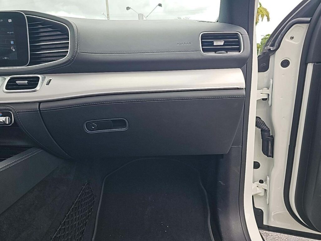 WhatsApp Image 2025-09-24 at 18.01.38